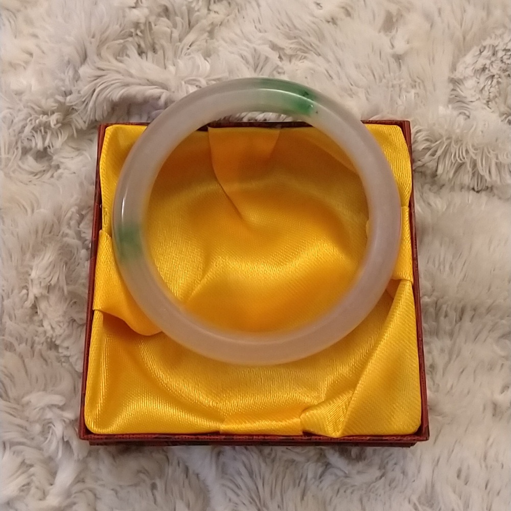 Jade Bangle ✨NIB✨